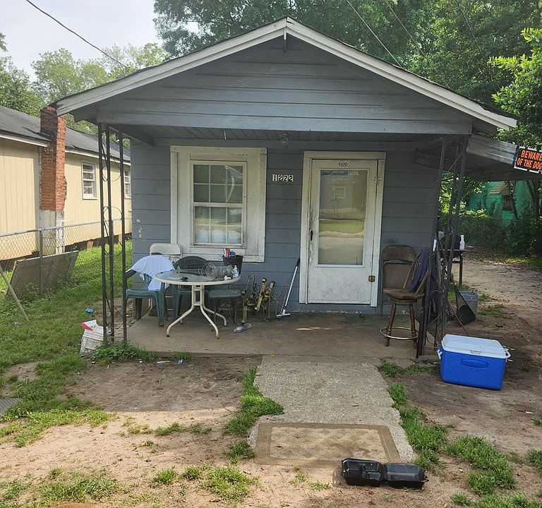 2nd image of 211 N Central St