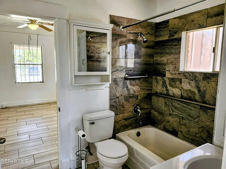618 N Estrella St — Photo 27