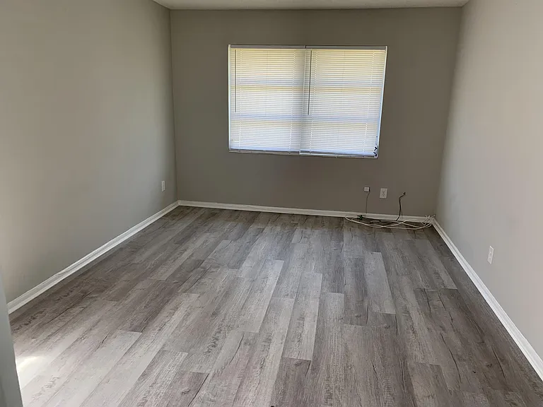 1920 W Lakeview Blvd #1 — Photo 23