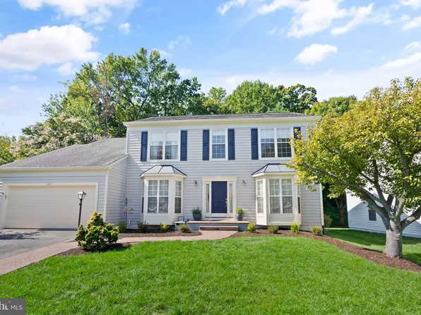 2801 Noble Fir Ct, Woodbridge, VA 22192