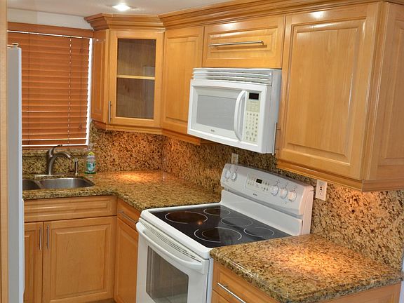 3rd image of 9300 W Flagler St APT 218