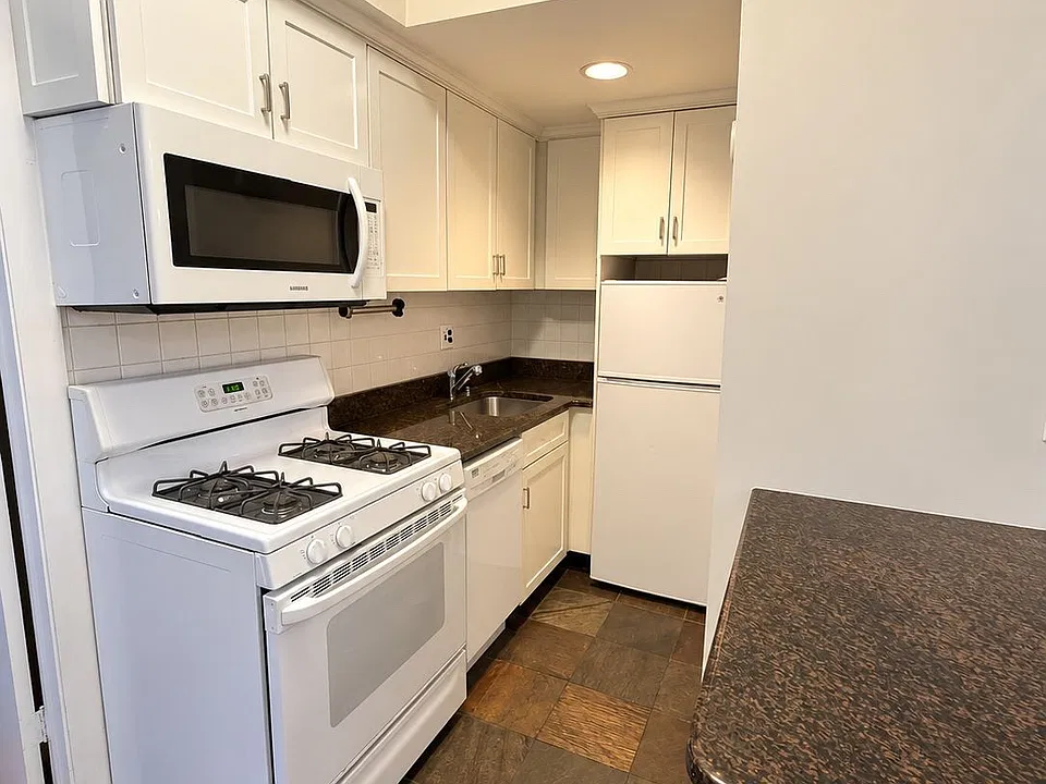 11 Revere St #101