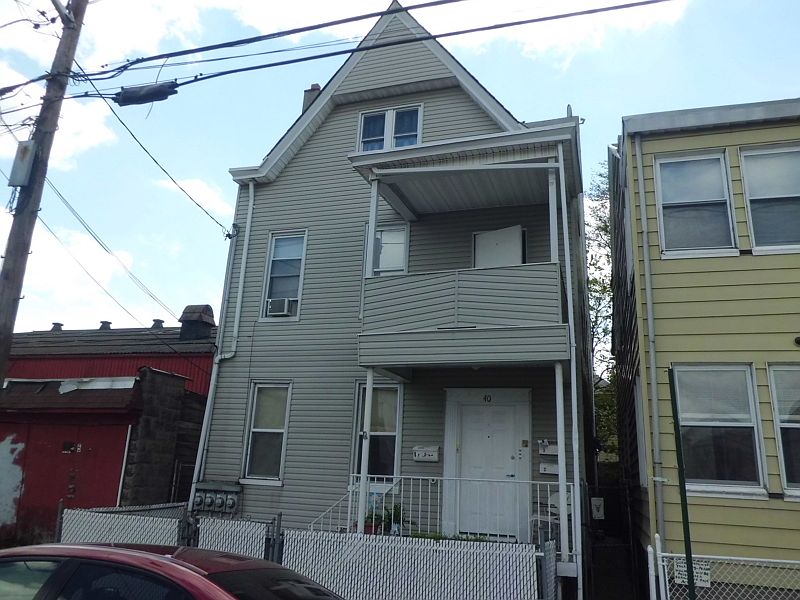 2nd image of 40 Elizabeth St