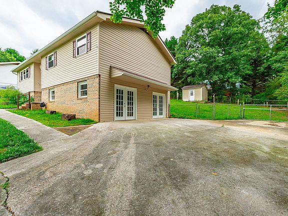 2nd image of 72 Gregory Ln