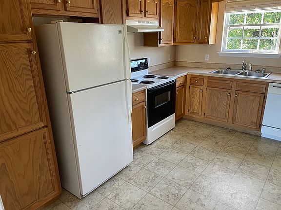 5th image of 303 Noble St #B