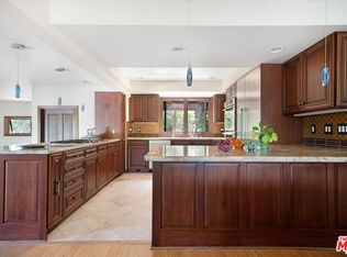 685 Wonder View Dr, Calabasas, CA 91302