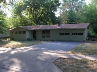 7632 Tomahawk Rd, Prairie Village, KS 66208