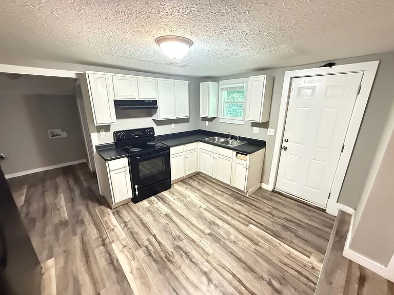 2137 N Delaware Ave — Photo 11