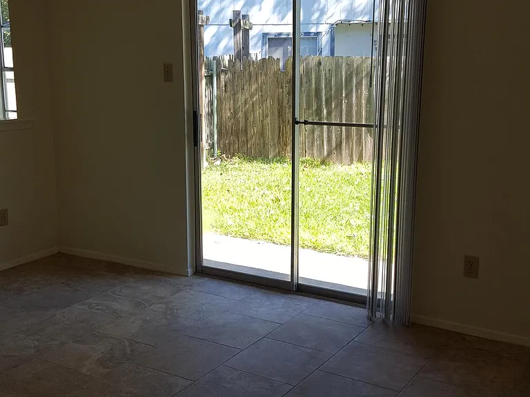 12206 Dundee Dr #SIDE A — Photo 5