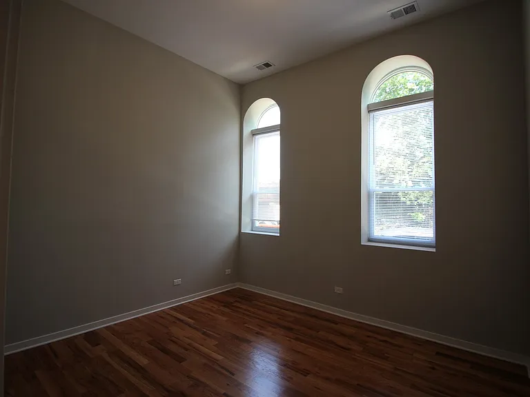 3254 N Ravenswood Ave #1 — Photo 13