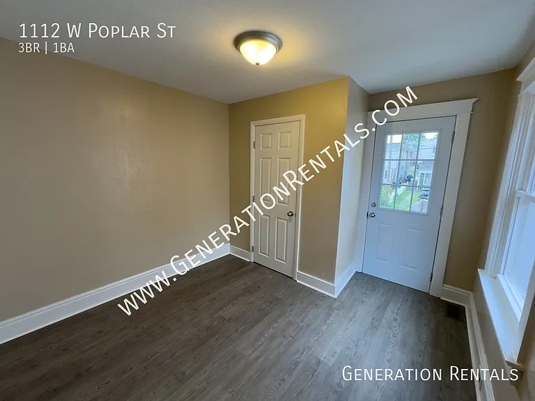1112 W Poplar St — Photo 15