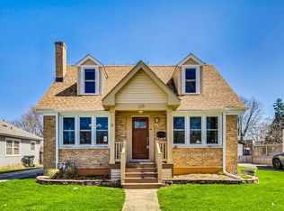 219 N Elmhurst Ave, Mount Prospect, IL 60056