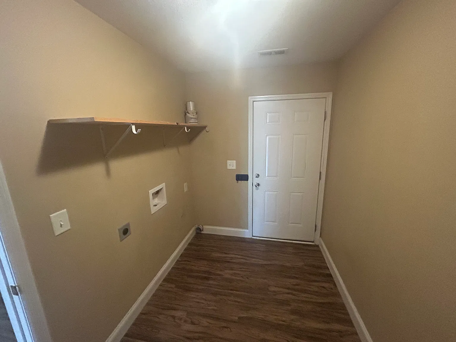 3 bed, 1.5 bath, 1200 sqft, $1,150 — Photo 2