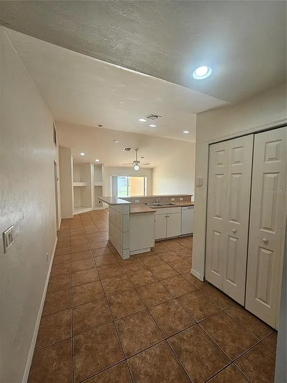 2 bed, 2.0 bath, 1354 sqft, $1,450 — Photo 4