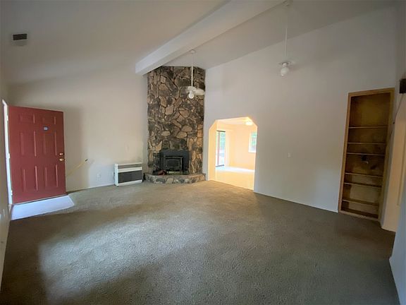3rd image of 422 Dogwood Dr