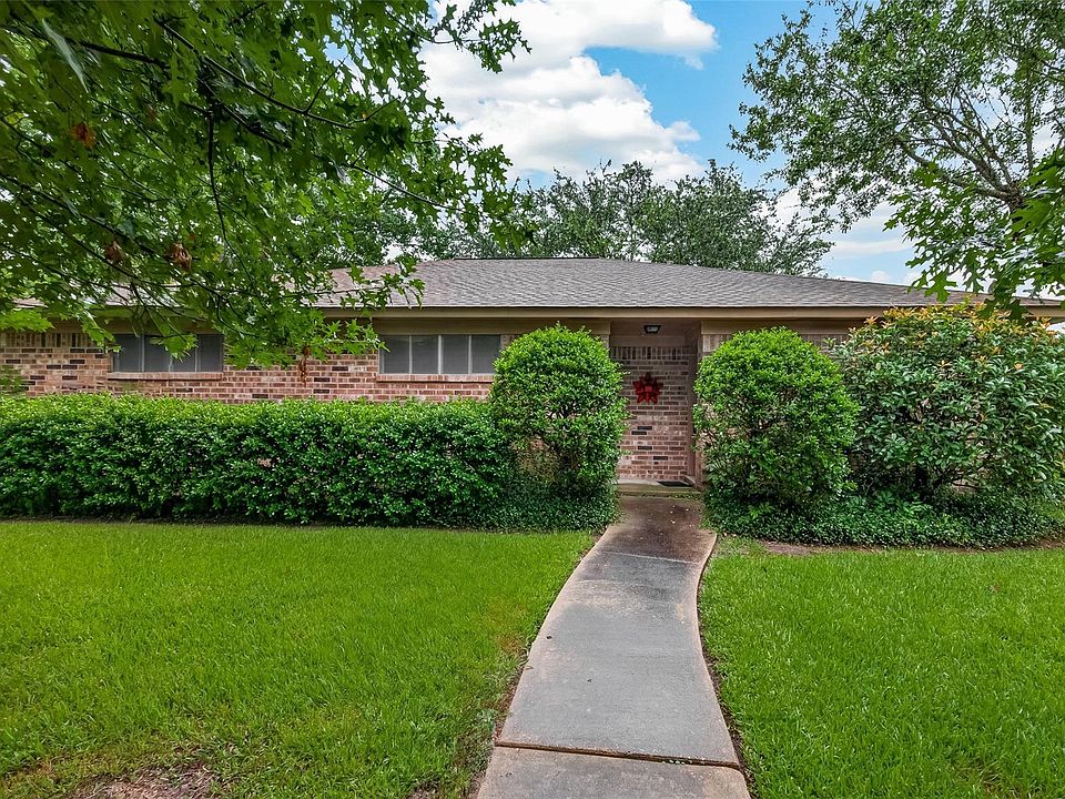 1st image of 605 Julie Ln