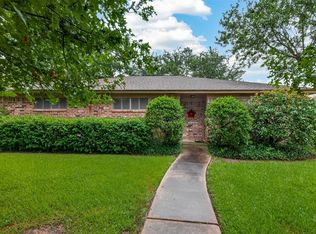 605 Julie Ln, Highlands, TX 77562
