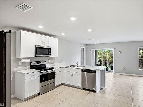 3rd image of 5013 Placid Ln