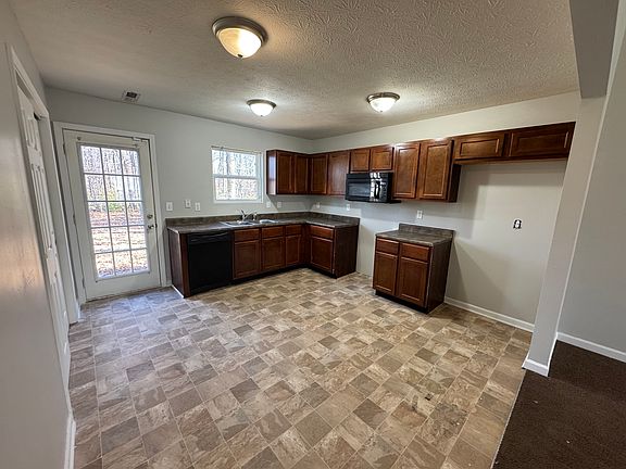 5th image of 1909 Red Leaf Ct