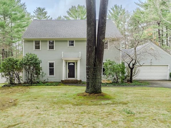 63 Larkspur Dr, Amherst, MA 01002