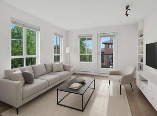 553 Foster Ave #301, Coquitlam, BC V3J 0B5