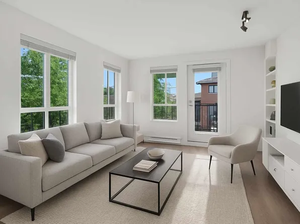 553 Foster Ave #301, Coquitlam, BC V3J 0B5