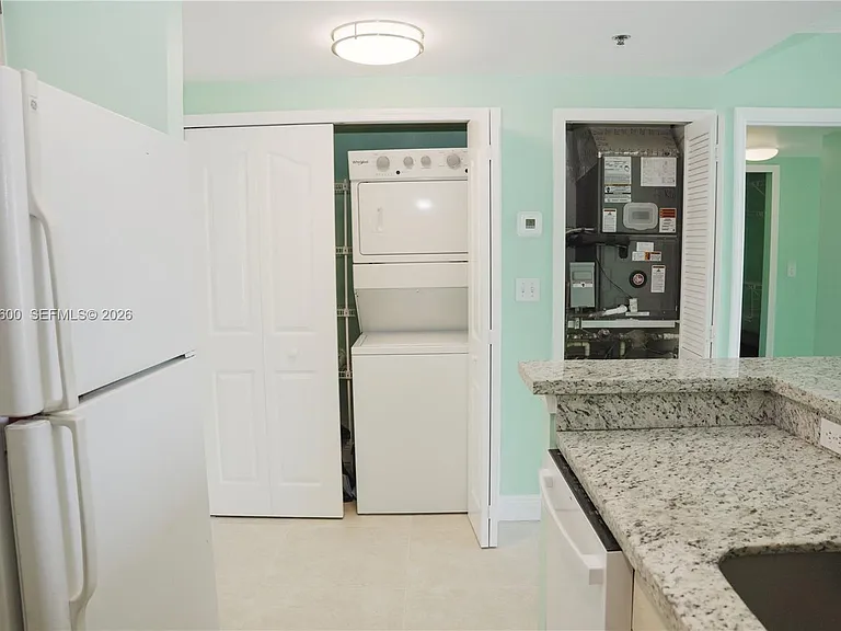 2665 SW 37th Ave #405 — Photo 10