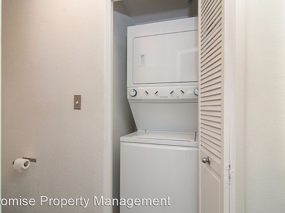 3rd image of 350 K St Unit 412