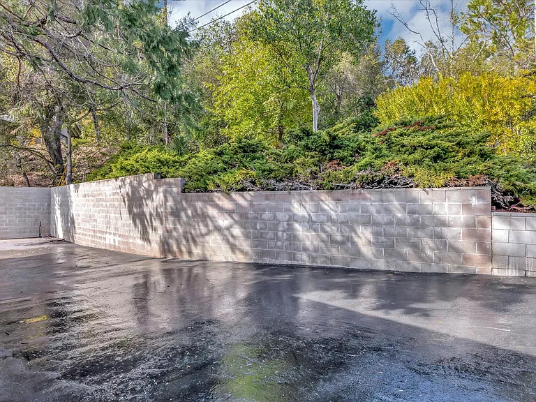 21050 Canyon View Dr — Photo 21