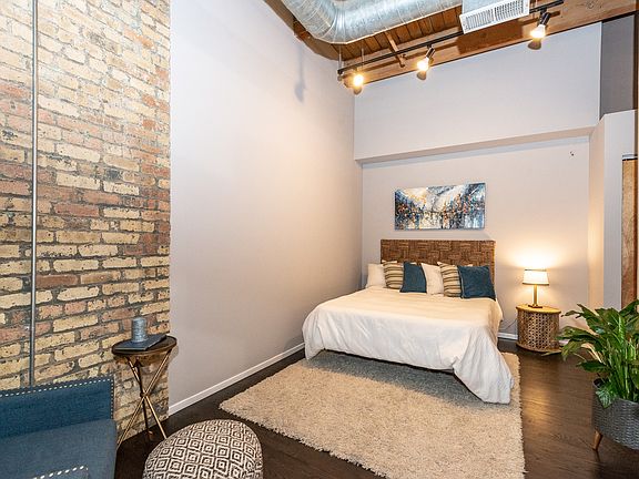 5th image of 2300 W Wabansia Ave APT 107