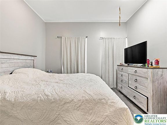 5th image of 666 Atlantic St