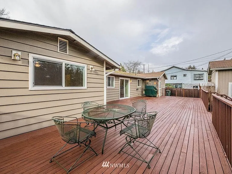 22913 Meridian Ave S — Photo 14