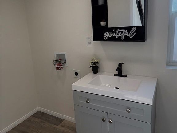 4th image of 239 Myrtlewood Dr