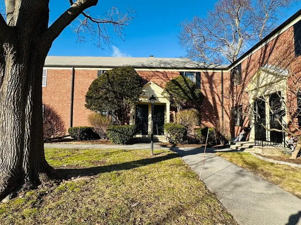 324 Lexington St Unit 324, Watertown, MA 02472