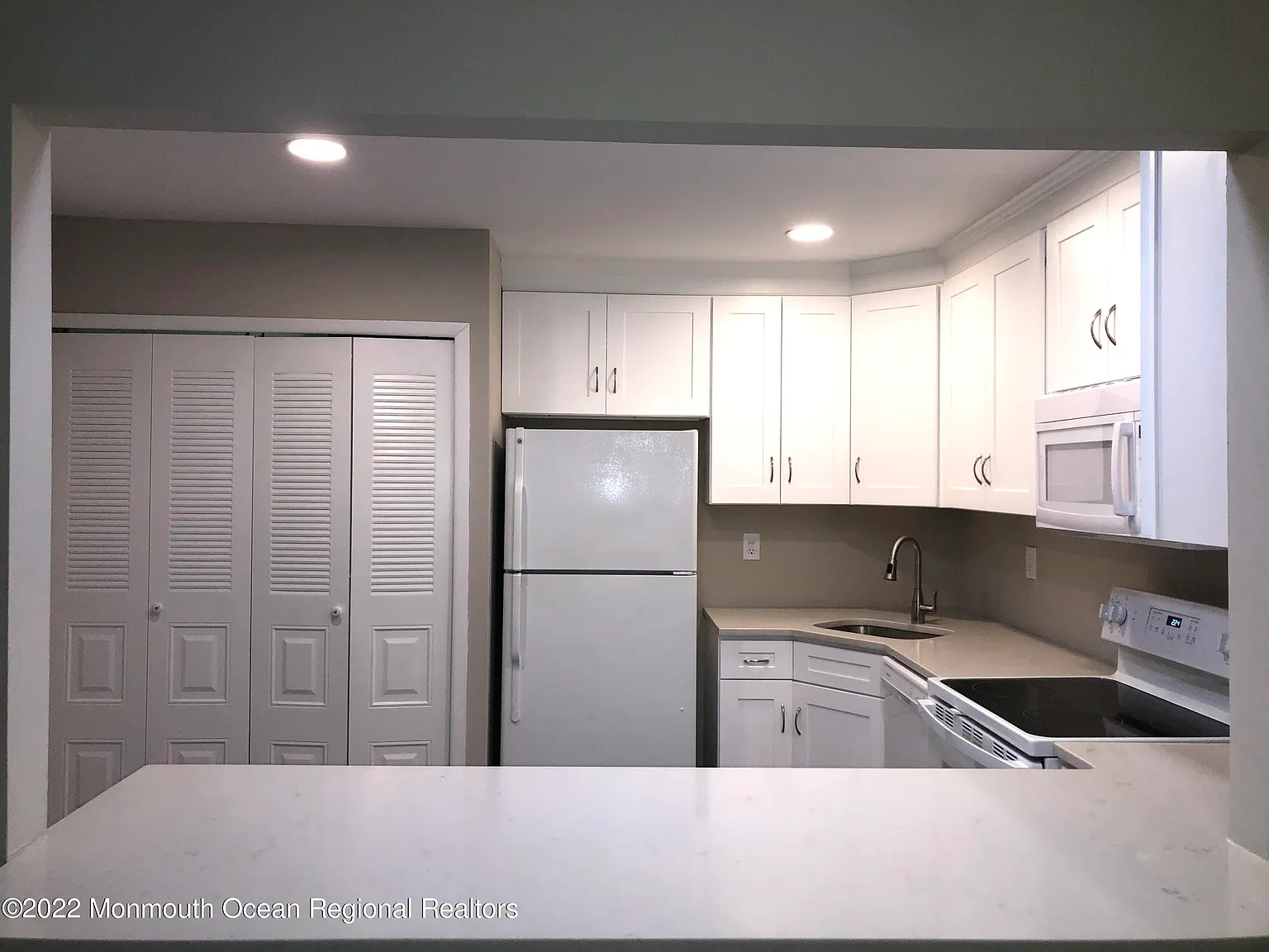 2 bed, 999 sqft, $2,050 — Photo 1