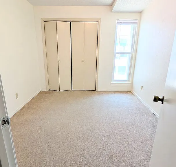 1704 E 24th Ave — Photo 16