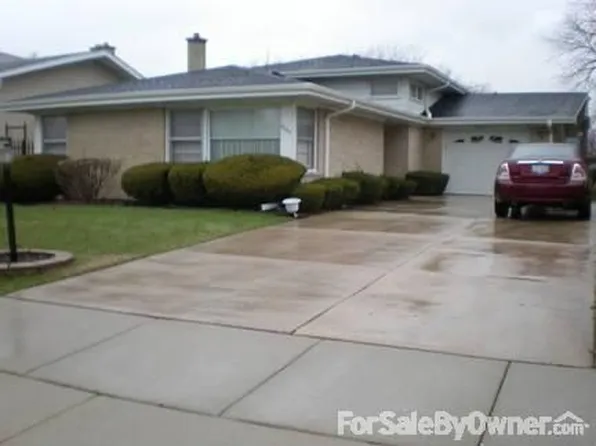 8644 W Madison Dr, Niles, IL 60714