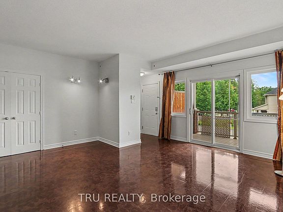 4th image of 165 Waterbridge Dr #7