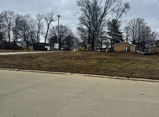 71 Firefly Ct, Chatham, IL 62629