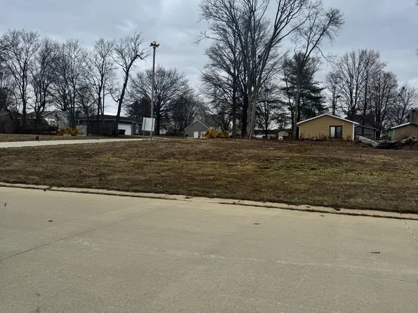 71 Firefly Ct, Chatham, IL 62629