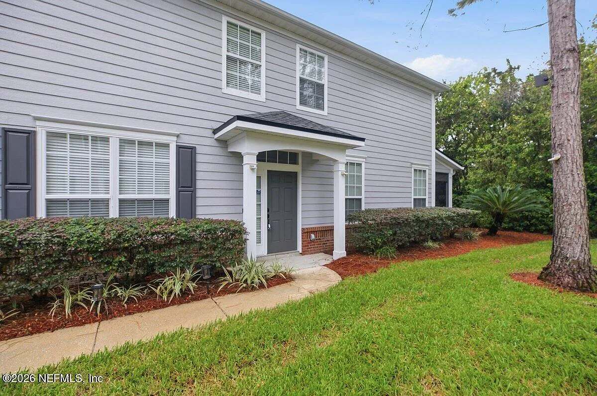 3 bed, 2.5 bath, 1632 sqft, $2,350 — Photo 2