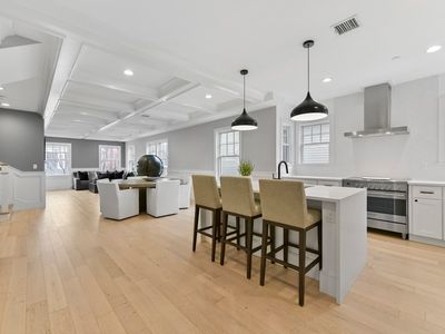 613 E 6th St #3, Boston, MA, 02127