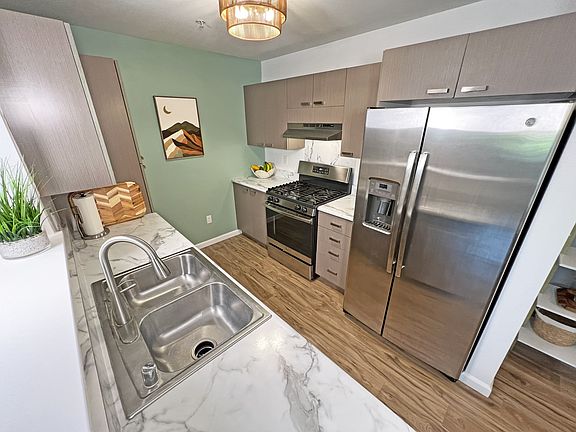 3rd image of 54 Kihalani St Unit 1304