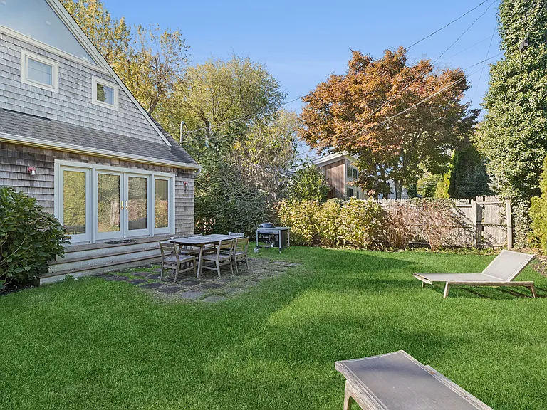 70 Dayton Ln — Photo 3
