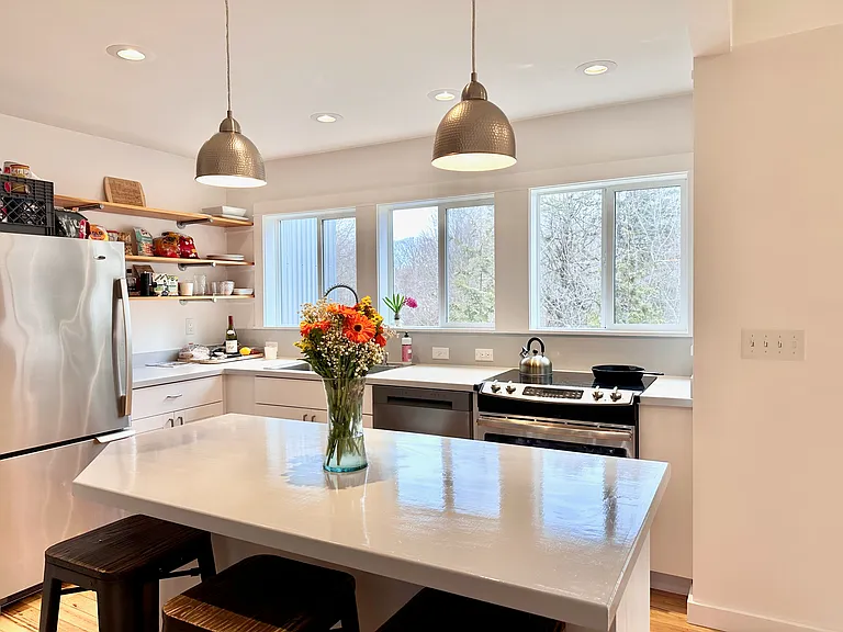 266 Highland Ave — Photo 44