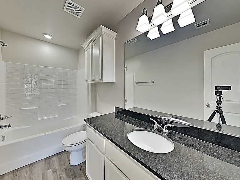 11204 Howard Dr — Photo 11