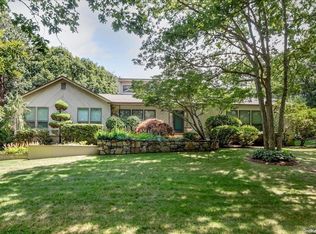 3 Christopher Ct, Melville, NY 11747