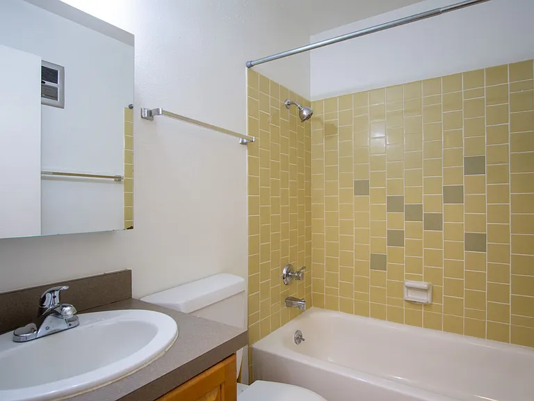 4030 SE Gladstone St #3 — Photo 10