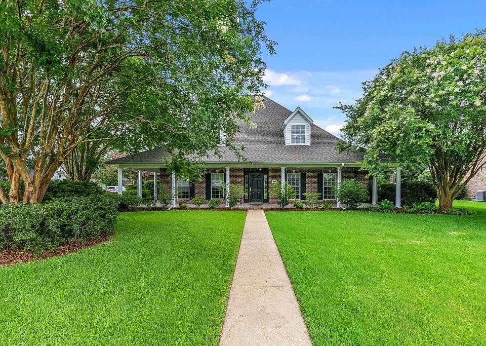 1st image of 2001 Plantation Dr