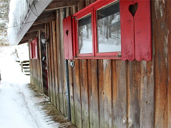 4th image of 12 Sno Way